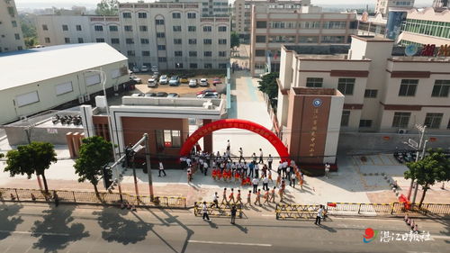 报小拍 教育 湖光中心小学新校门换新姿